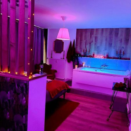 Superbe appartement Colmar avec vue et Jacuzzi Extérieur photo